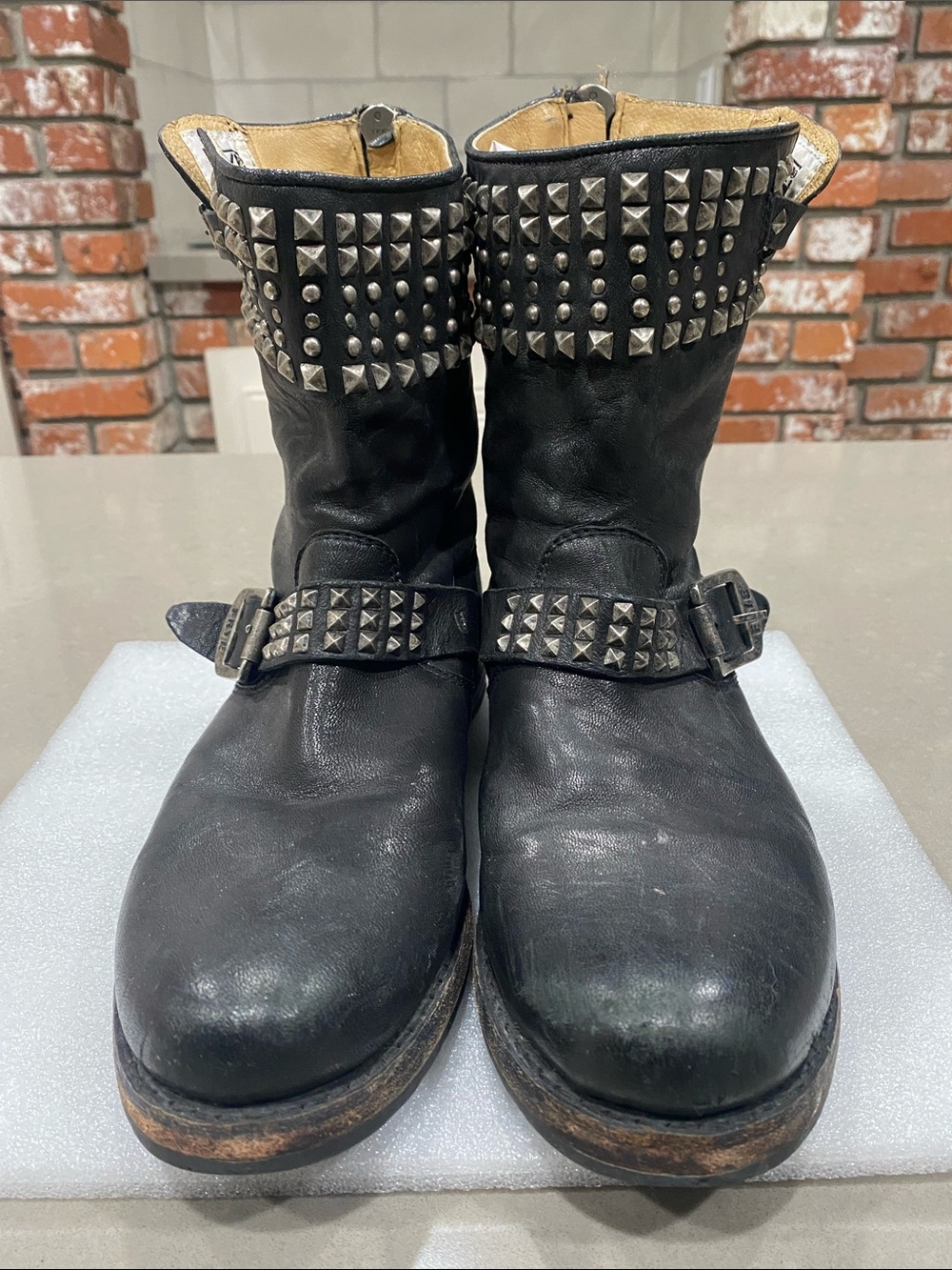 studded FRYE engineer boot womens 9/9.5 black leather - Picture 2 of 9